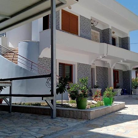 Villa Besnik, Rooms For Rent Вльора Екстер'єр фото