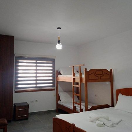 Villa Besnik, Rooms For Rent Вльора Екстер'єр фото