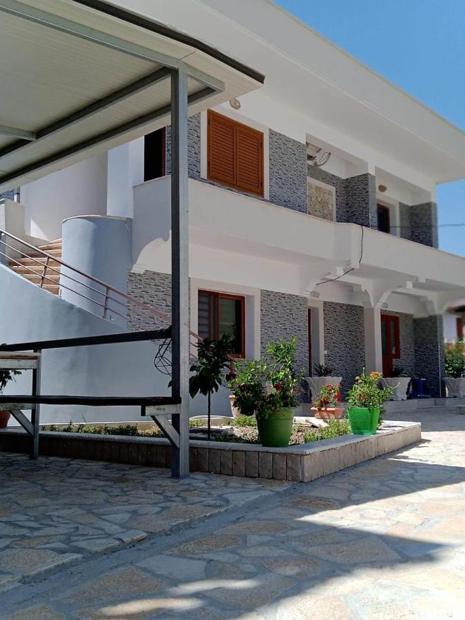 Villa Besnik, Rooms For Rent Вльора Екстер'єр фото
