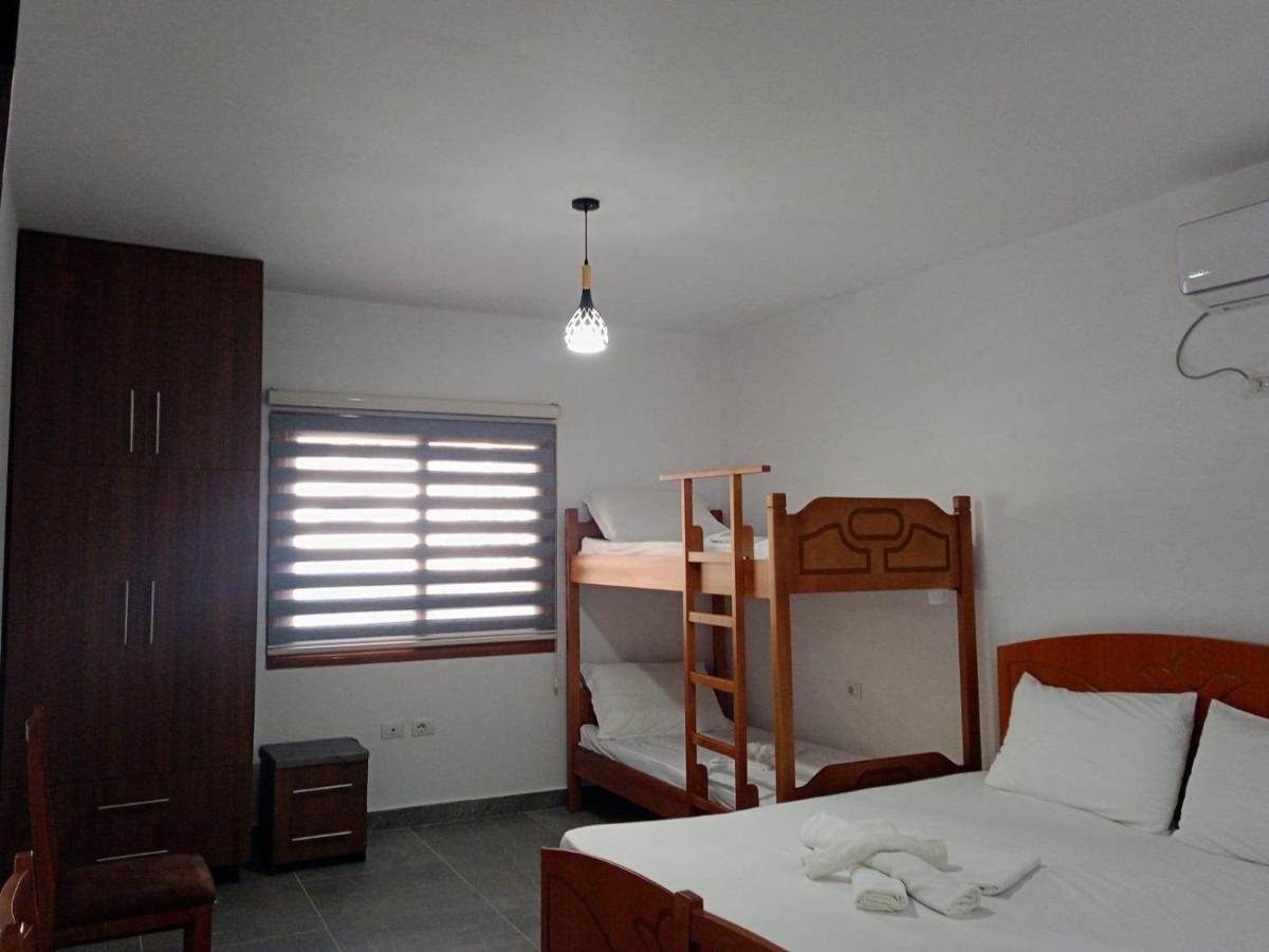 Villa Besnik, Rooms For Rent Вльора Екстер'єр фото
