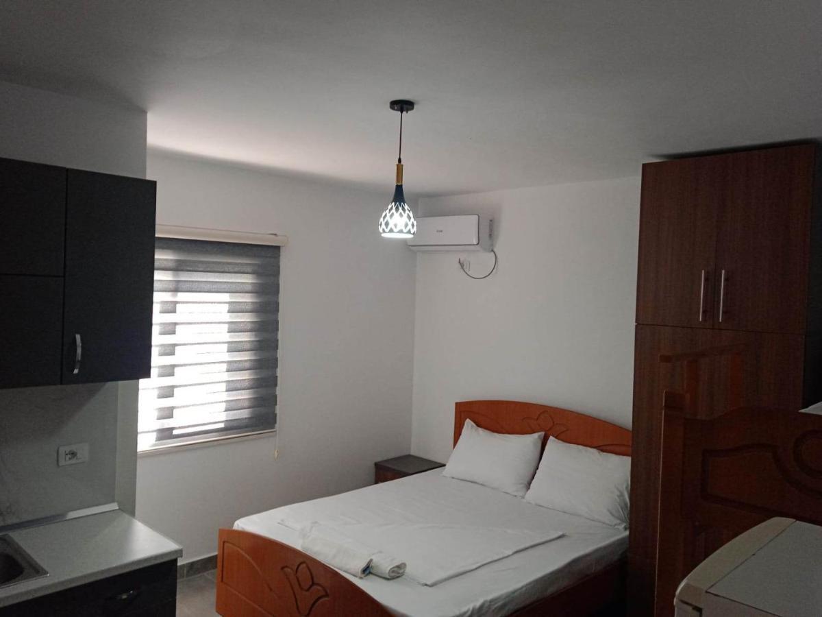 Villa Besnik, Rooms For Rent Вльора Екстер'єр фото